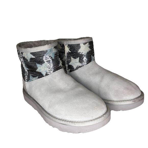 UGG WOMENS 6 BOOTS CLASSIC MINI II SEQUIN STARS GREY SPARKLY SHEARLING COMFORT - Picture 1 of 9